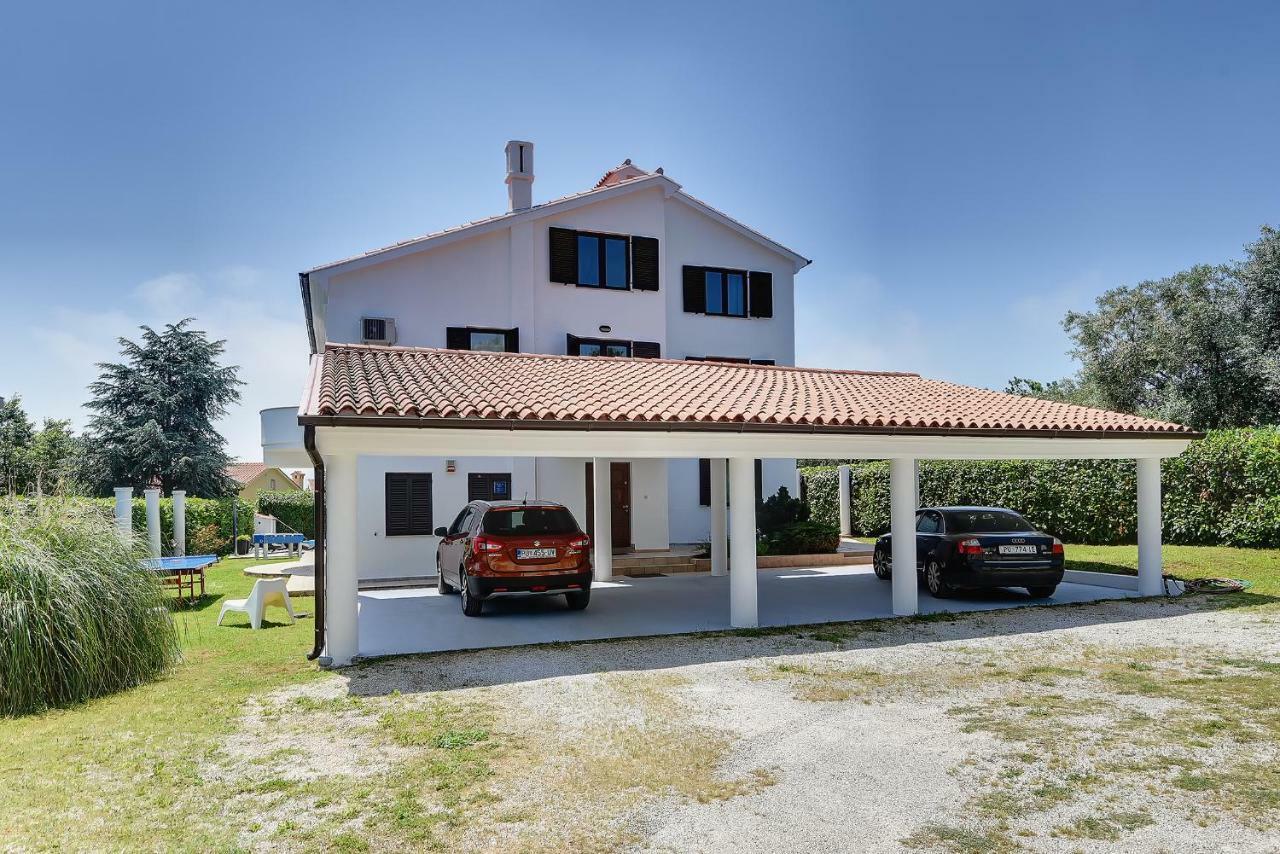 Villa Mutila Medulin Exterior photo